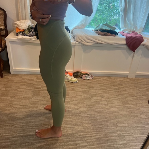 Green, cool design lulu size 6 leggings!! - Picture 2 of 7